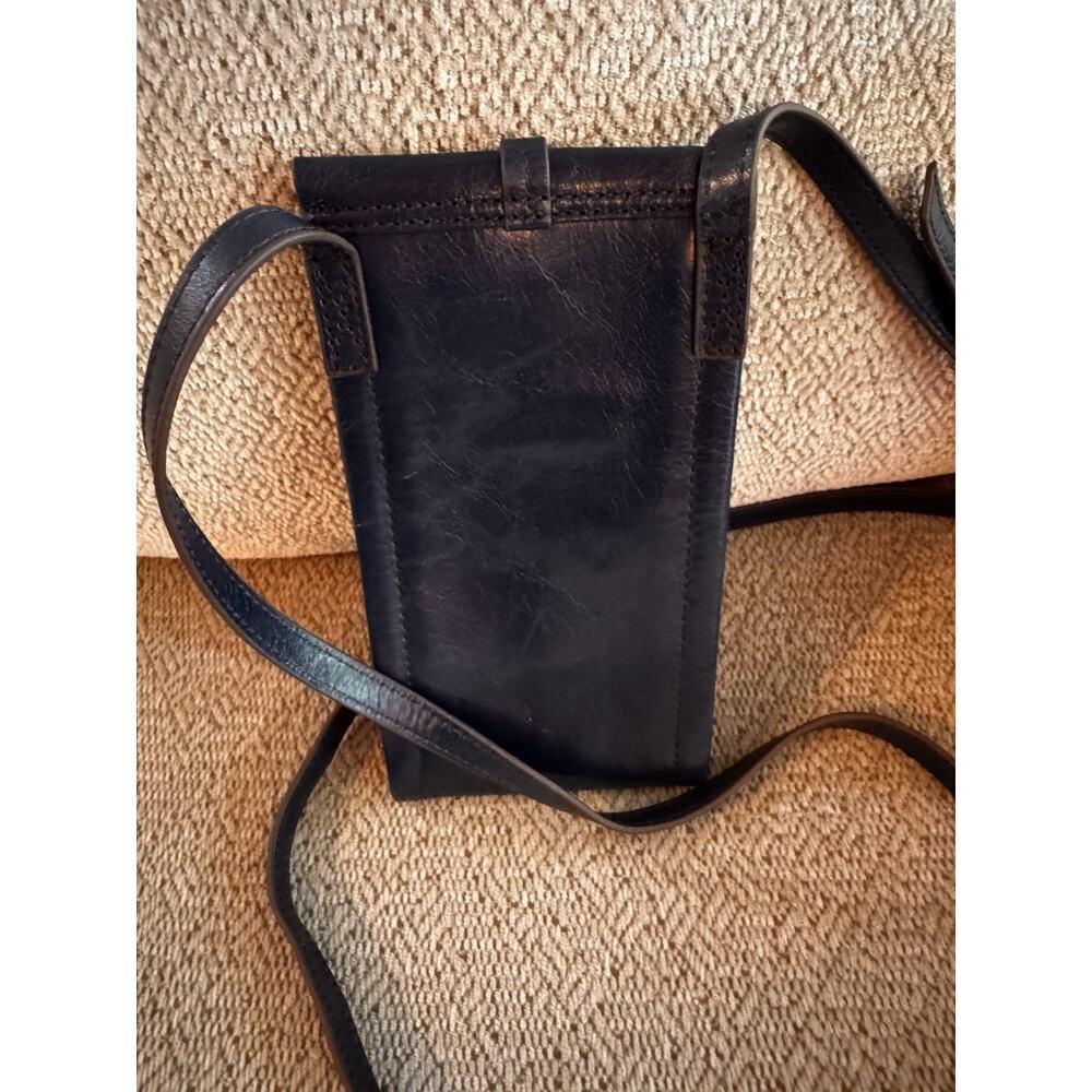 Hobo Token Wallet Crossbody-Pebbled Leather-Phone Holder-Adjustable-Peacock BLue - Picture 4 of 11